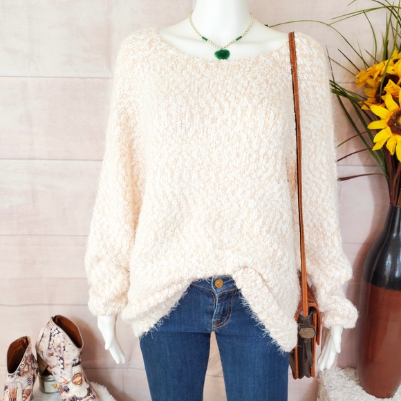 Boutique Item Sweaters - NWT! SO soft!  Blush eyelash pullover sweater